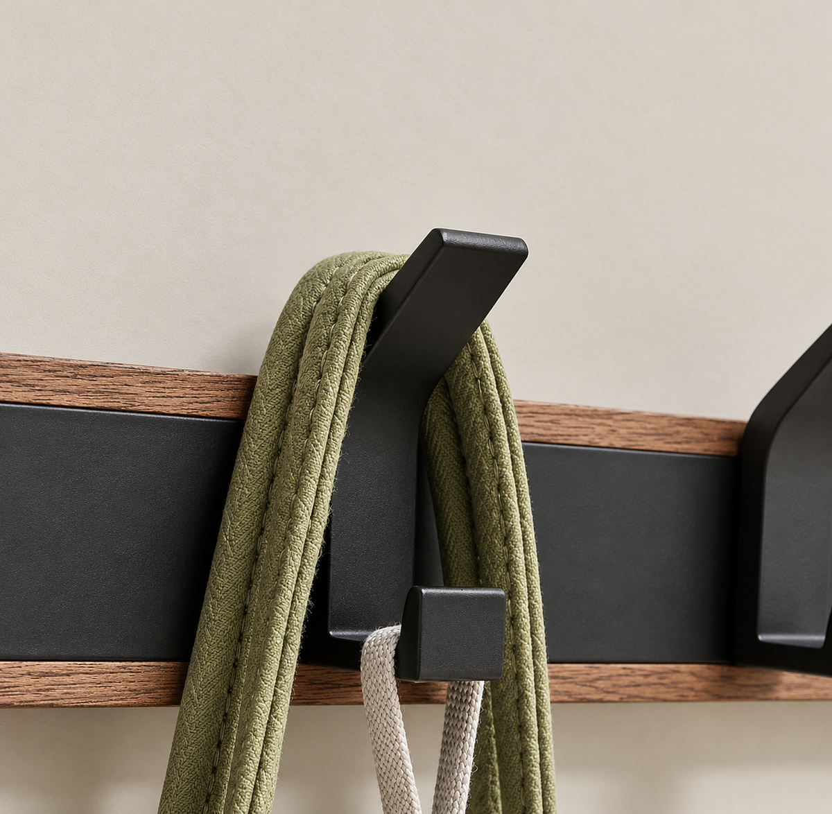 Porte-manteau mural en bois