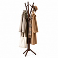 Porte-manteau sur pied en bois – Design naturel