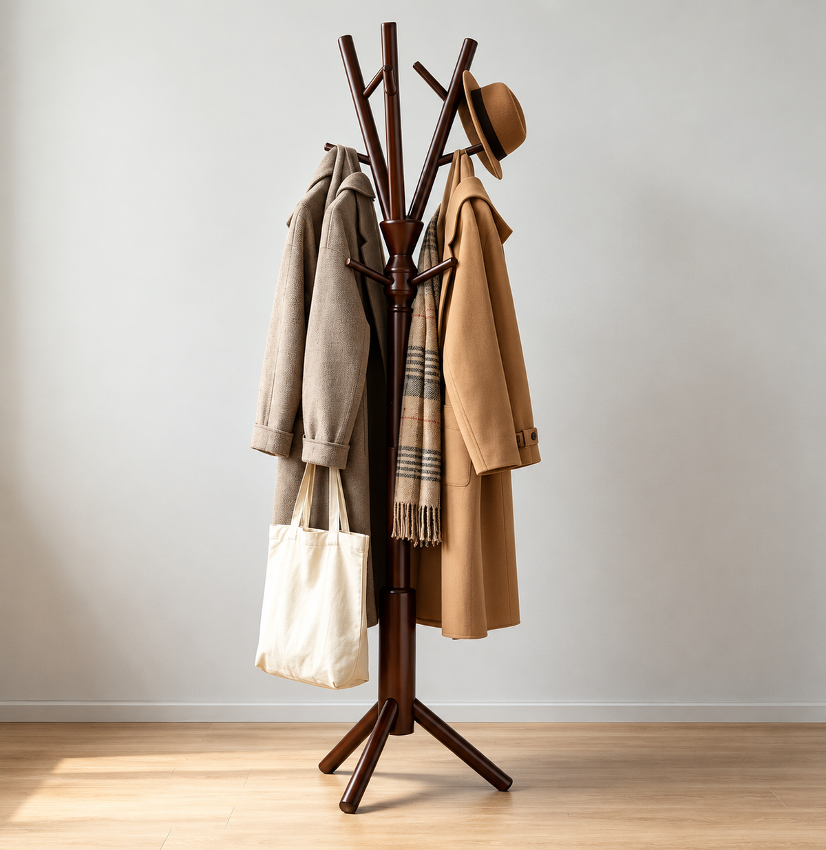 Porte-manteau sur pied en bois – Design naturel